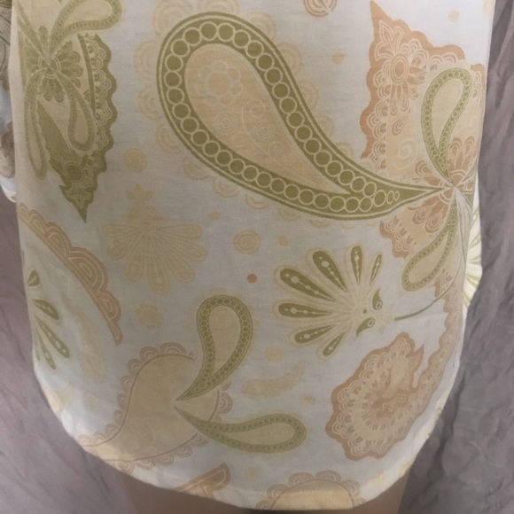 LuLaroe Long Sleeve Paisley Design Lynnae Shirt Size Small - Picture 13 of 15